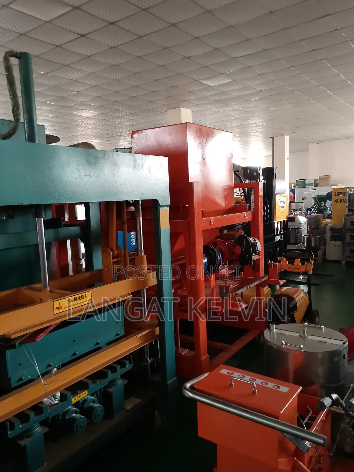 Semi- Automatic Hydraulic Block Making Machine