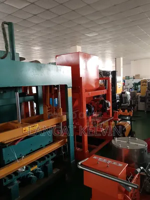 Semi- Automatic Hydraulic Block Making Machine