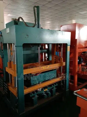 Semi- Automatic Hydraulic Block Making Machine