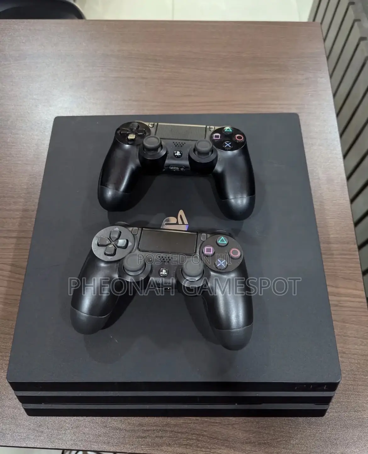 Ps4 for Gamers — 32 Games , 2 Pads and All Accessories.
