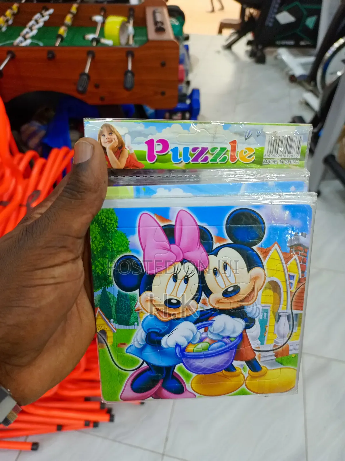 Jigsaw Puzzle Featuring the Disney Characters Mickey and Minnie Mouse.