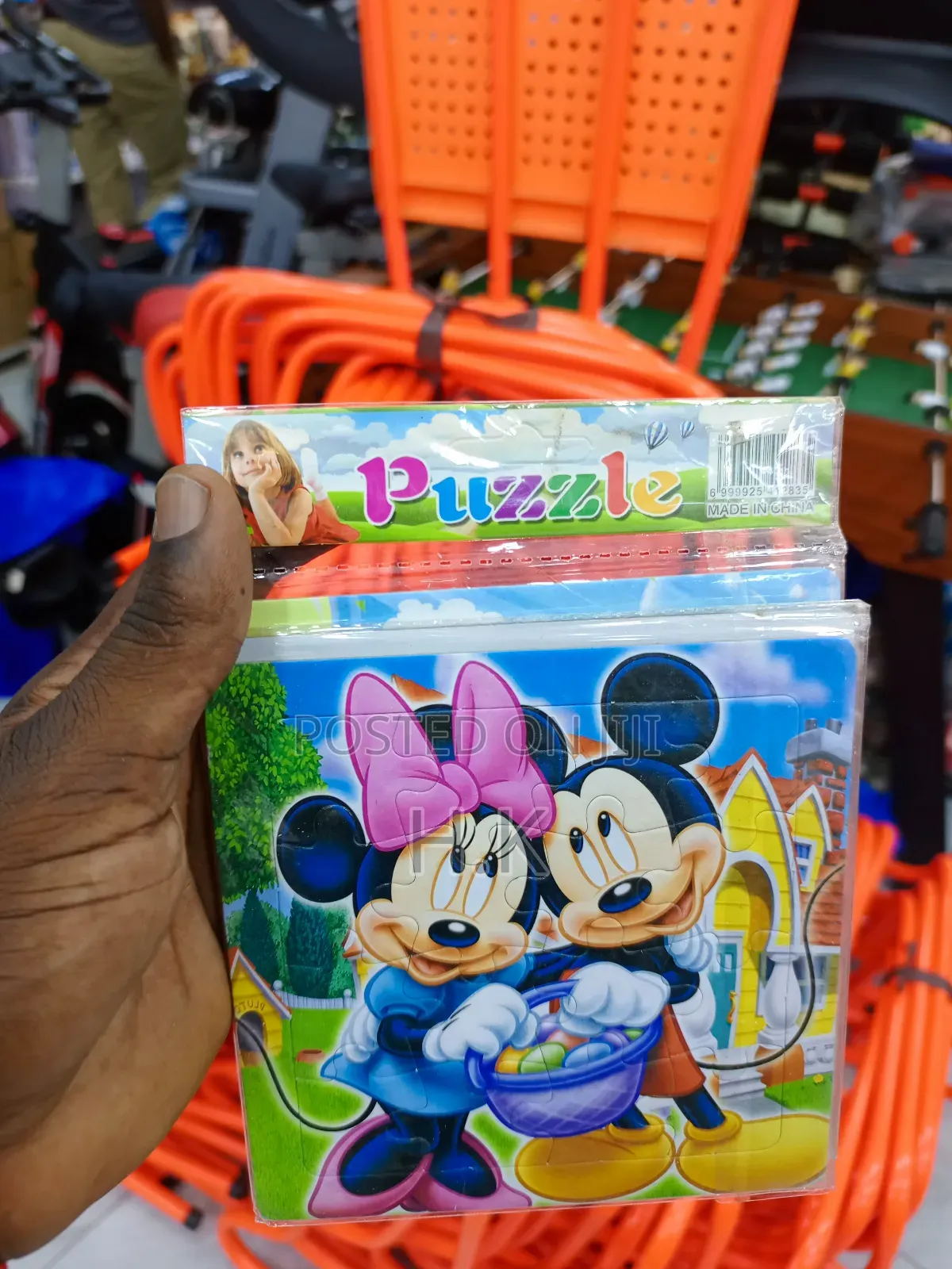Jigsaw Puzzle Featuring the Disney Characters Mickey and Minnie Mouse.