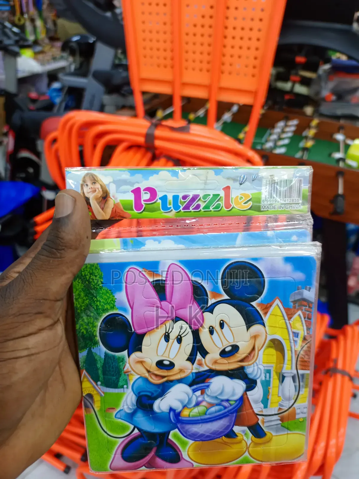 Jigsaw Puzzle Featuring the Disney Characters Mickey and Minnie Mouse.