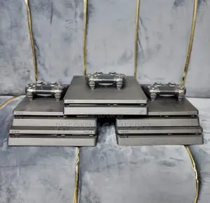 Playstation 4 — 2 Pads, 20 Games, Ready Now.