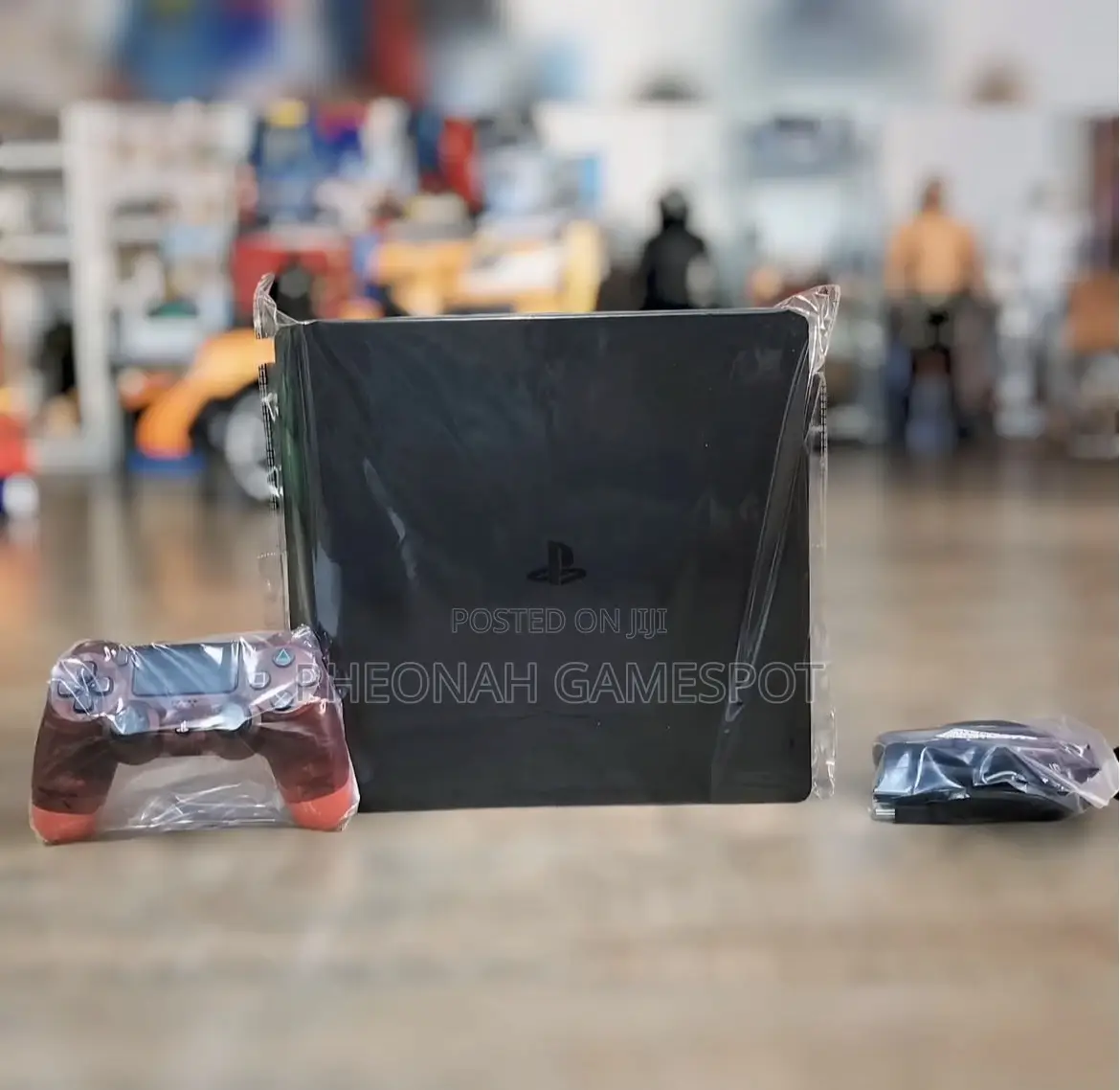 Ps4 Bundle With 14 Installed Games and 2 Pads.