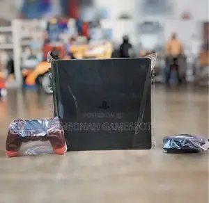 Ps4 Bundle With 14 Installed Games and 2 Pads.