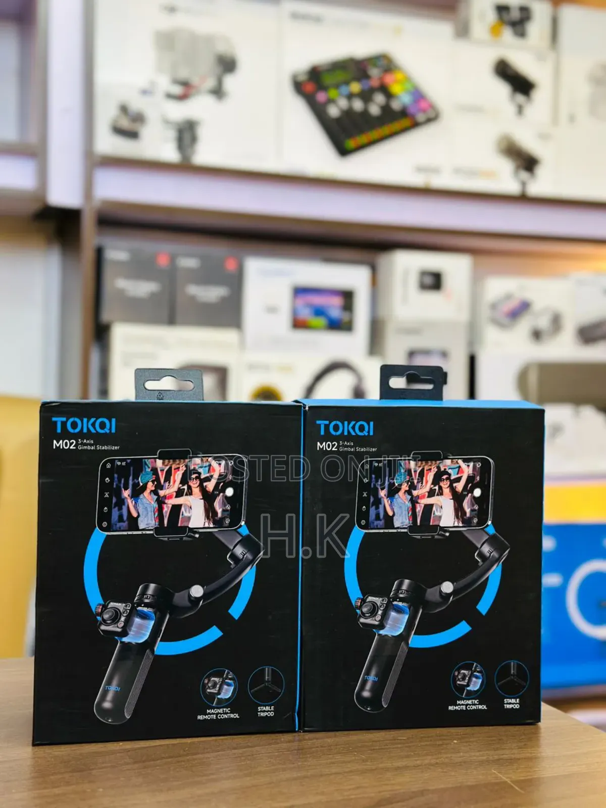 Tokqi M02 3-Axis Gimbal Stabilizer.