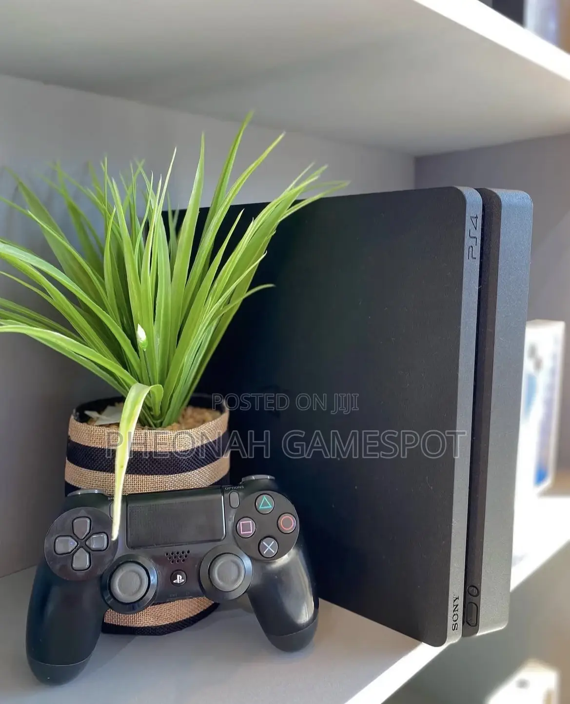 Playstation 4 Slim — 2 Pads, 19 Fun Titles, Unbeatable Offer!