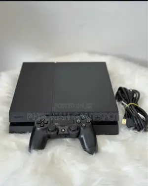 Playstation 4 Bundle — 2 Pads, 11 Awesome Titles!