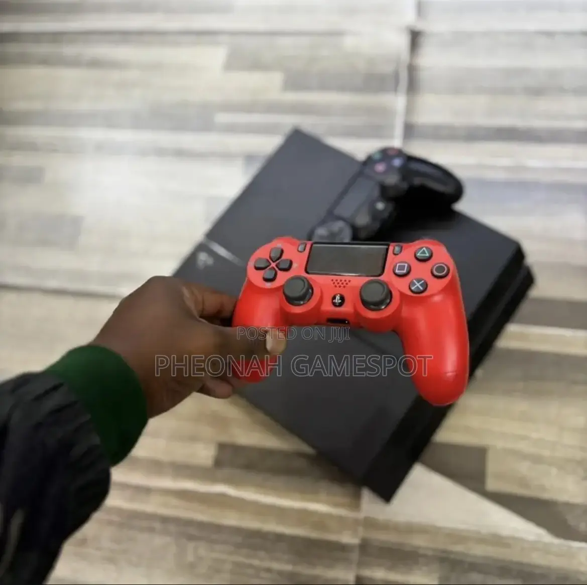 Playstation 4 — 2 Pads, 10 Games, Total Entertainment!