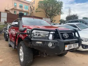 Toyota Hilux 2015 Red