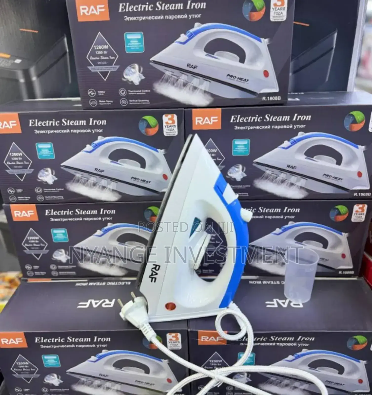 Raf Steam Iron . Steam Iron