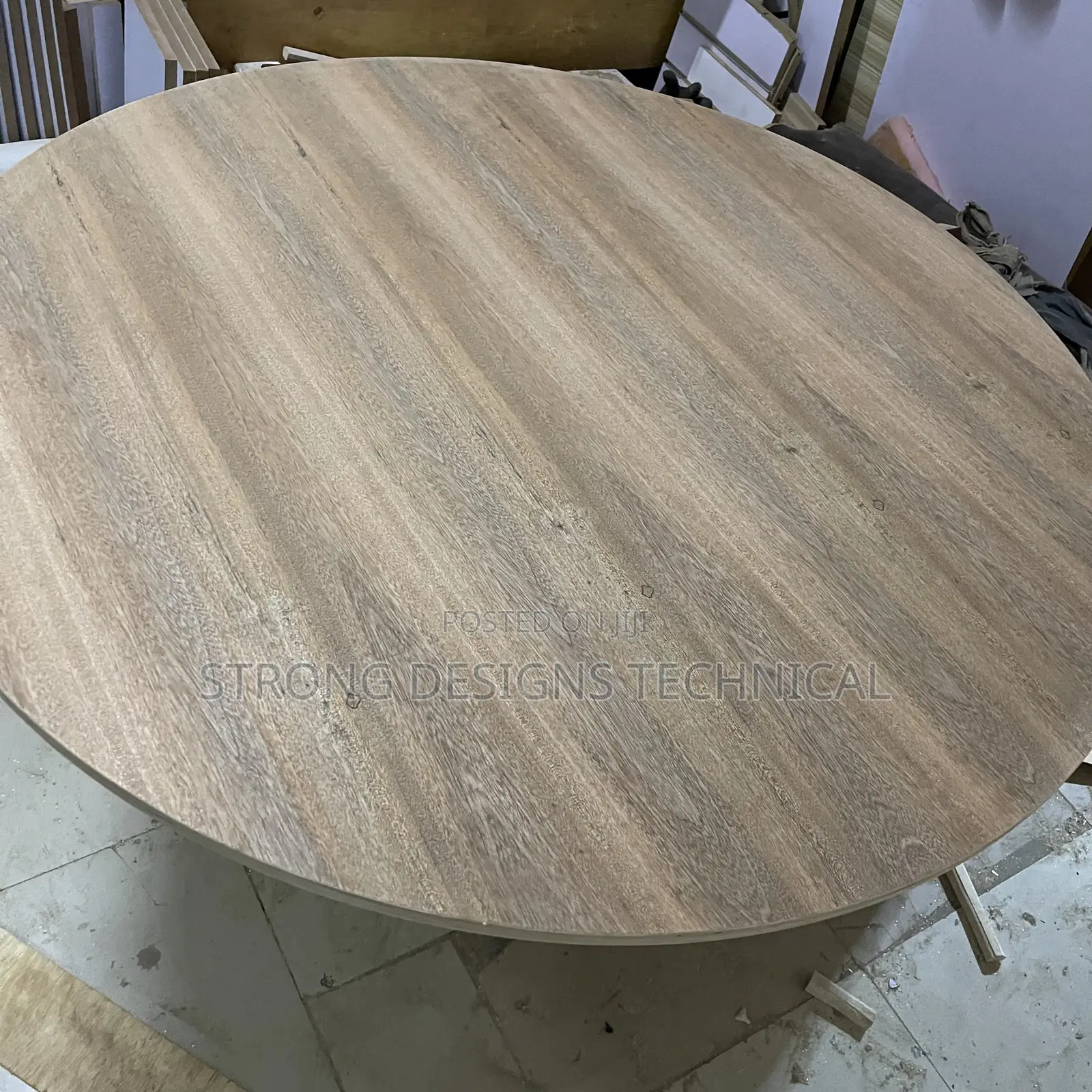 120 Cm Round Fluted Dining Table for Homes/ Hotels/ Restaurants/ Bars