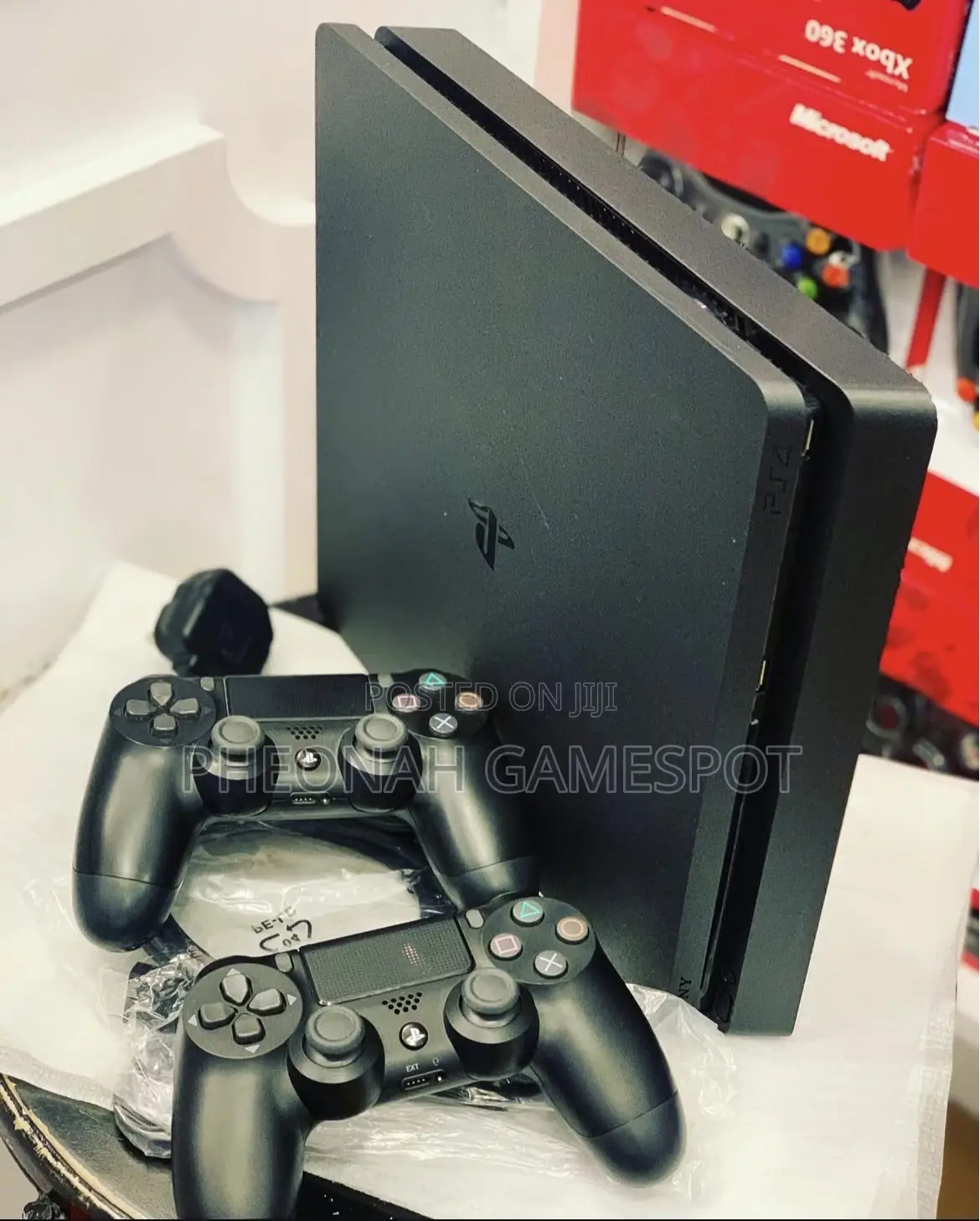 Playstation 4 Pack — 2 Pads, 11 Thrilling Games, Great Fun!