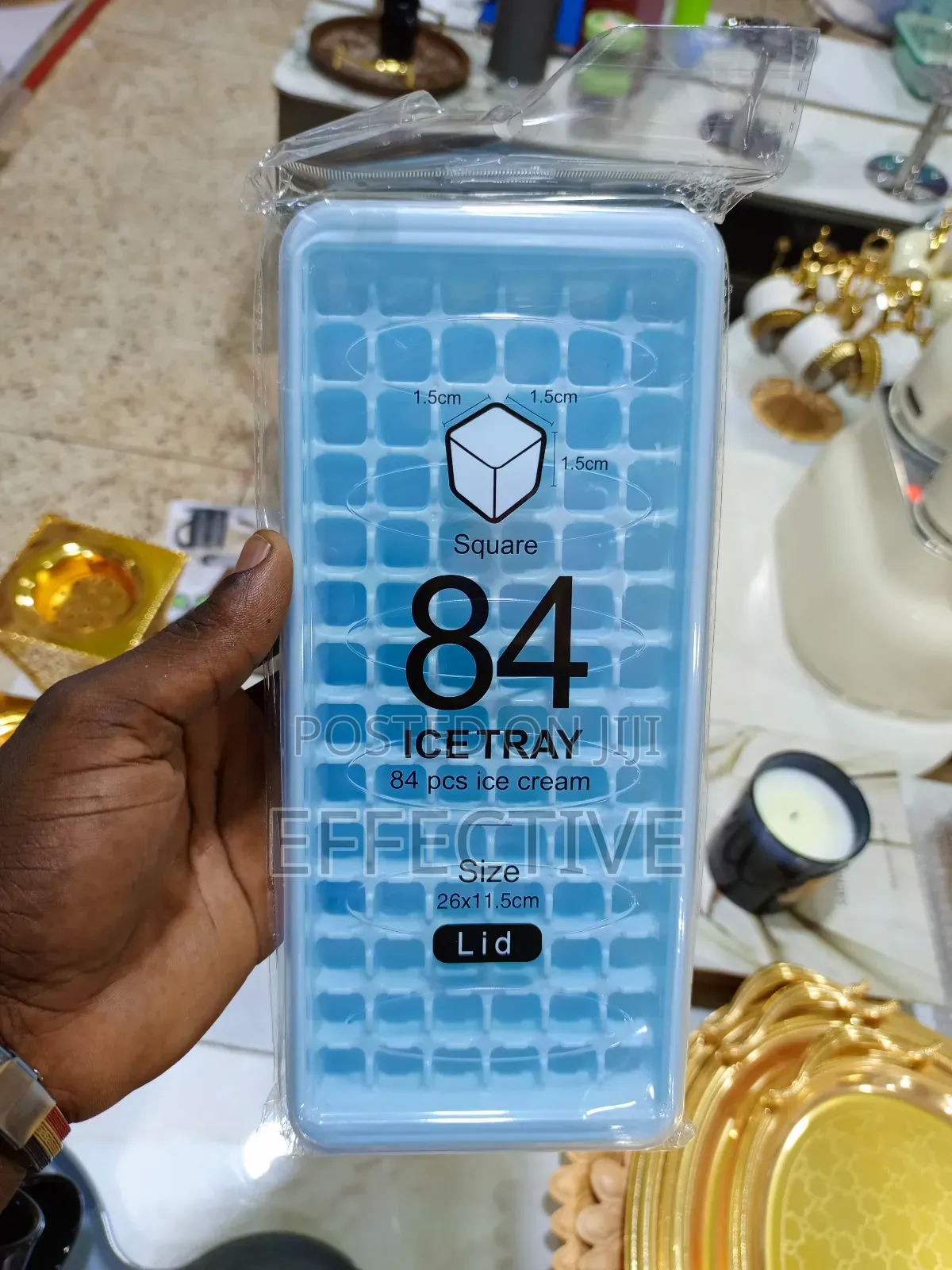 Ice Cube Tray With a Lid 84 Cubes