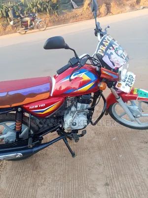 Bajaj Boxer 125 2024 Red