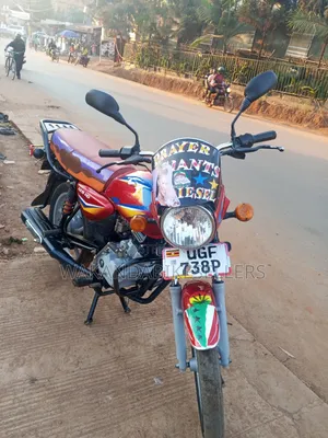 Bajaj Boxer 125 2024 Red
