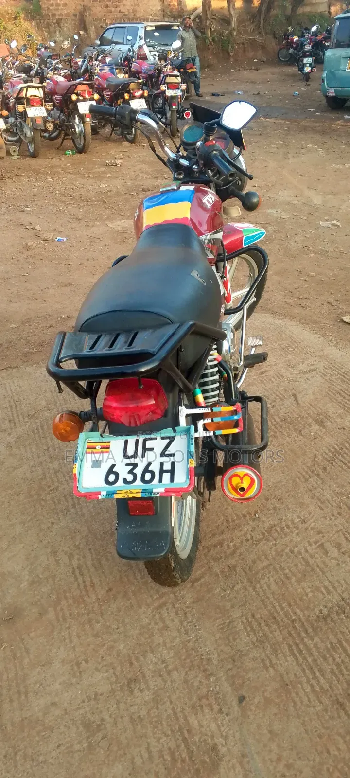 TVS HLX 125 2023 Red