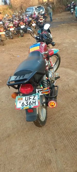 TVS HLX 125 2023 Red