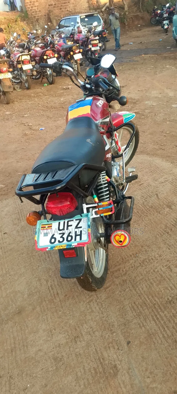 TVS HLX 125 2023 Red