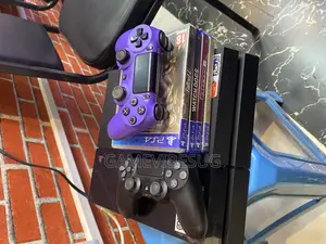 Cd Games and 2 Brand New Dualshock 4 (Ps4)