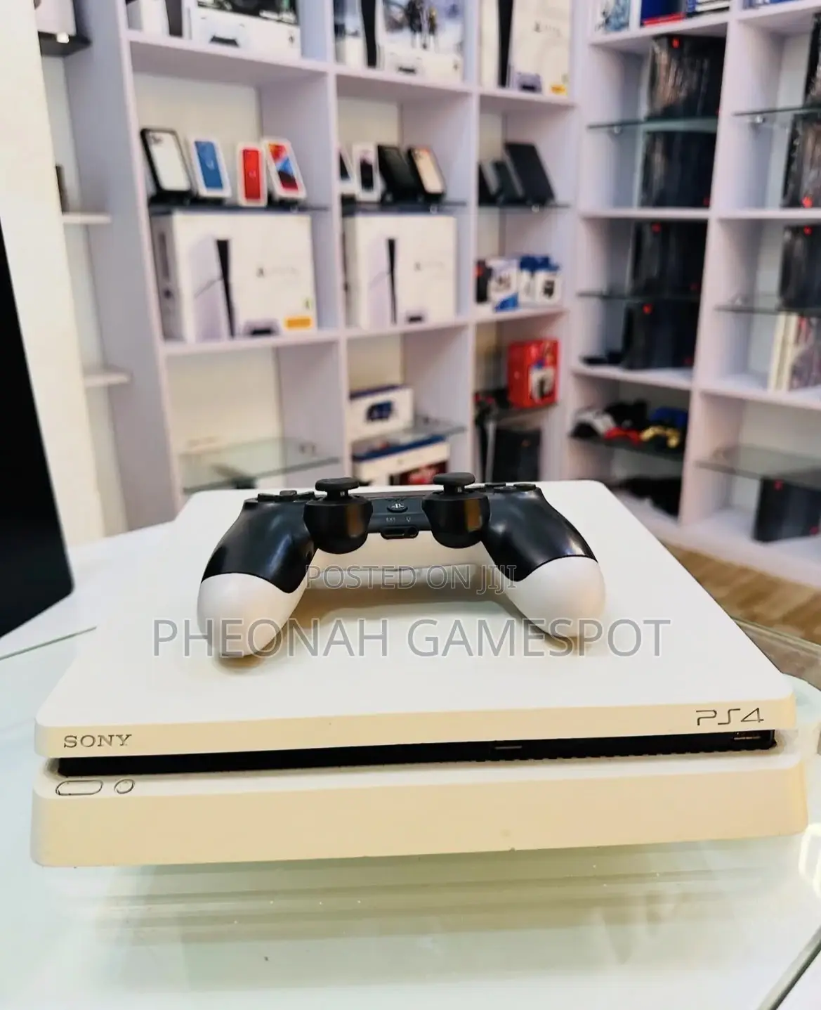 Playstation 4 Slim — Dual Pads + 10 Action Games Preloaded!