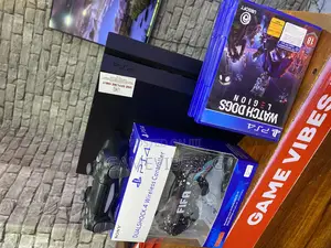 Ps4 Console and 2 Games Controllers