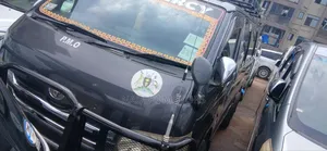 Toyota HiAce 2010