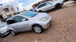 Toyota IST 2004 Silver