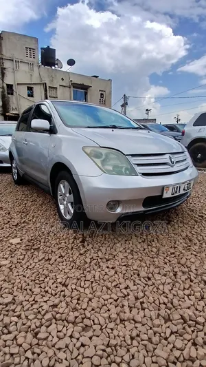 Toyota IST 2004 Silver