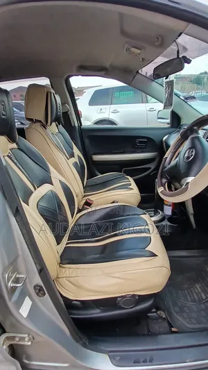 Toyota IST 2004 Silver