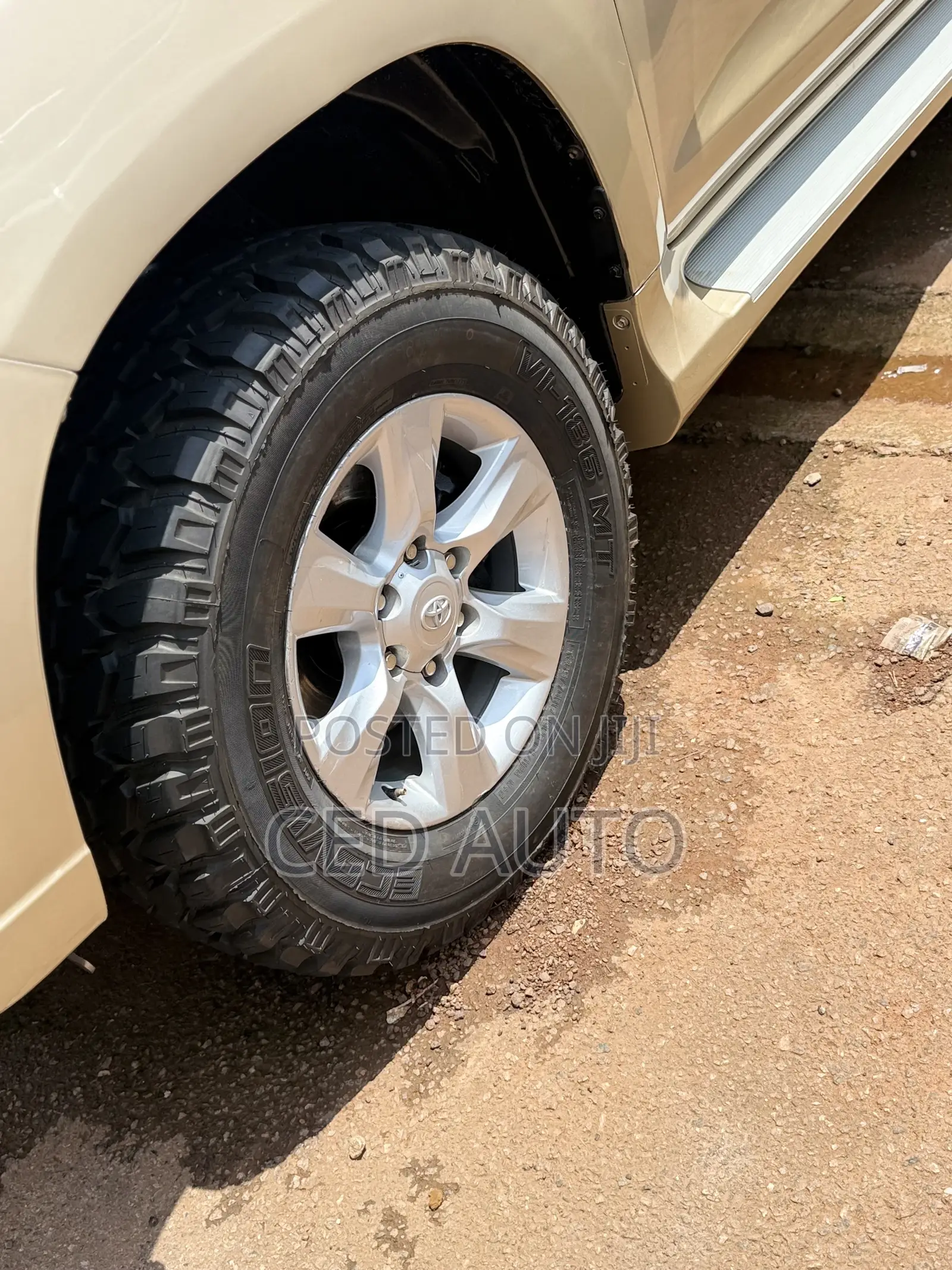Toyota Land Cruiser Prado 2015 Gold