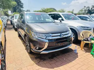 Mitsubishi Outlander 2.0 PHEV AWD 2017 Beige