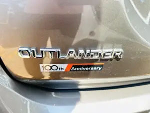 Mitsubishi Outlander 2.0 PHEV AWD 2017 Beige