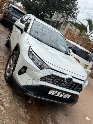 Toyota RAV4 2020 White