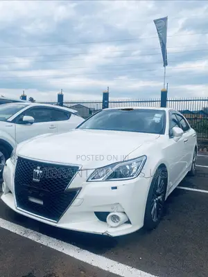 Toyota Crown 2017 White