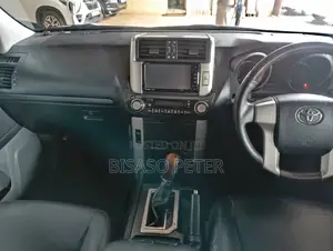 Toyota Land Cruiser Prado 2.7 i 2011 White