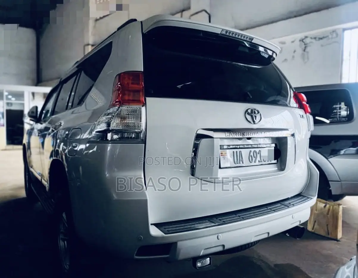 Toyota Land Cruiser Prado 2.7 i 2011 White