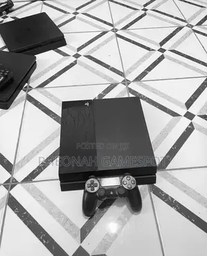 Ps4 Standard — 2 Controllers + 11 Fun Games Included!