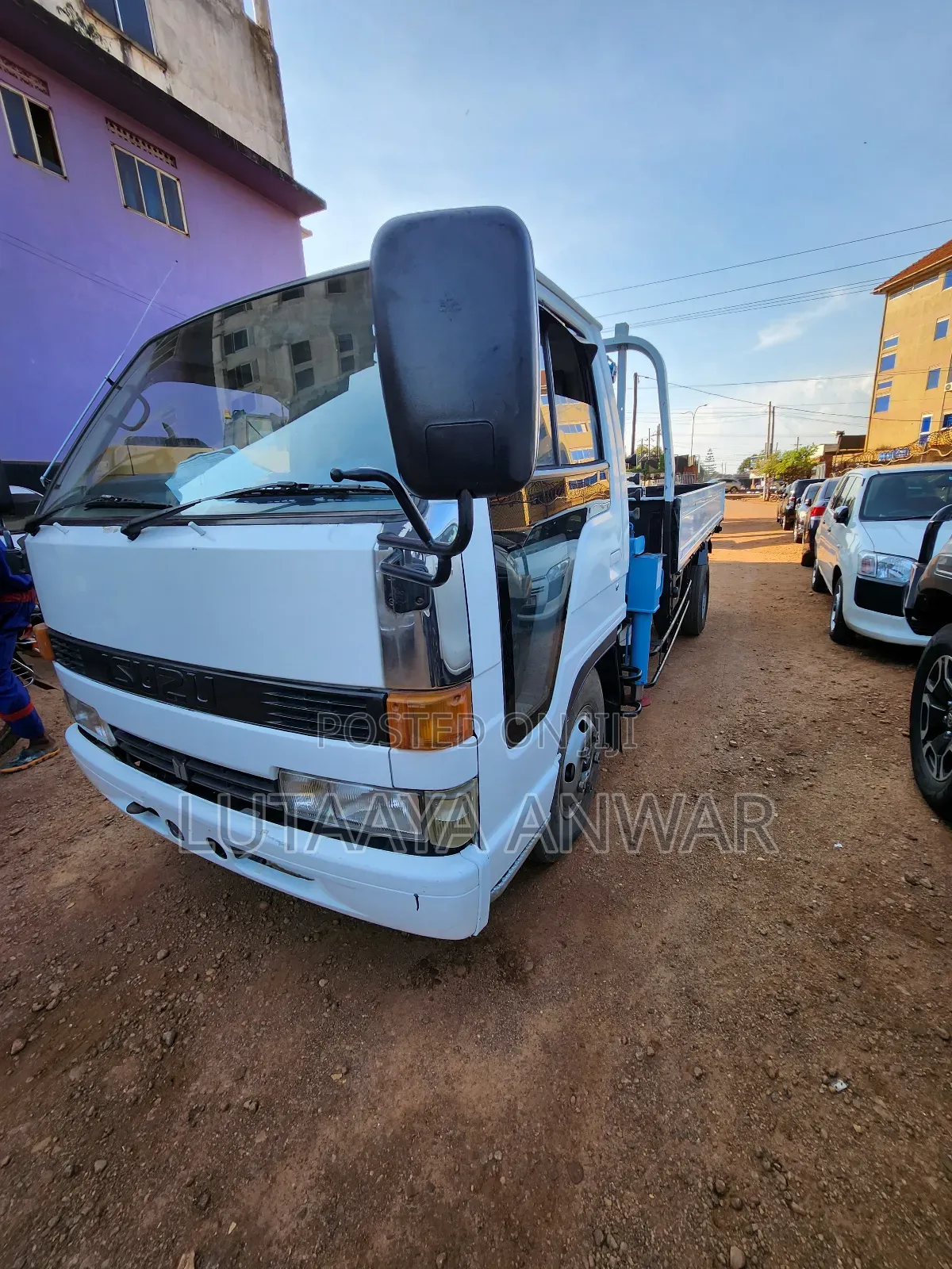 Isuzu Elf Truck Crane