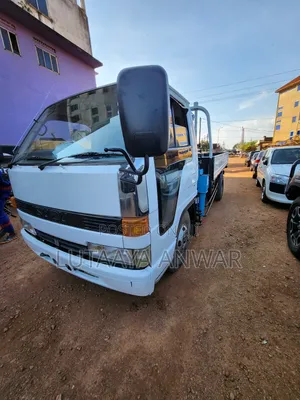 Isuzu Elf Truck Crane