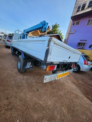 Isuzu Elf Truck Crane