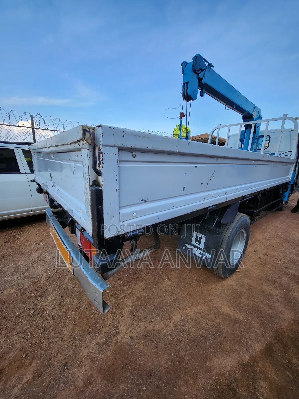 Isuzu Elf Truck Crane