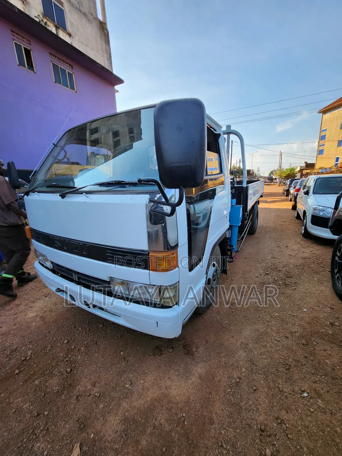Isuzu Elf Truck Crane