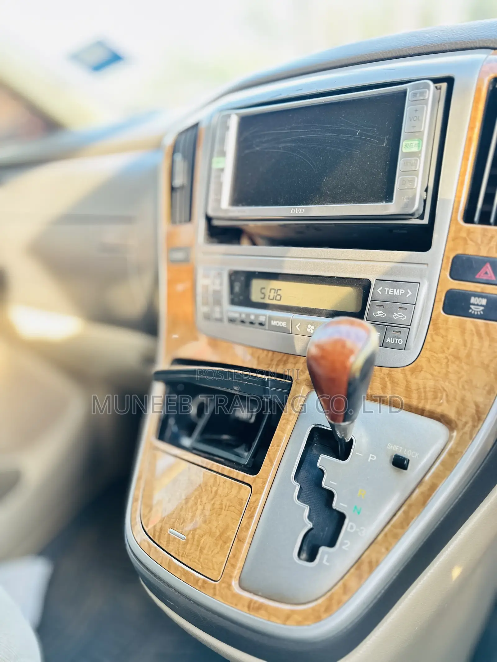 Toyota Alphard 2.4 Petrol AWD 2007 Silver