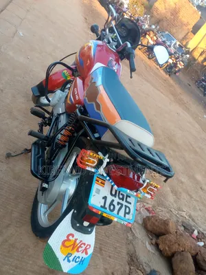 Bajaj Boxer 125 2021 Red