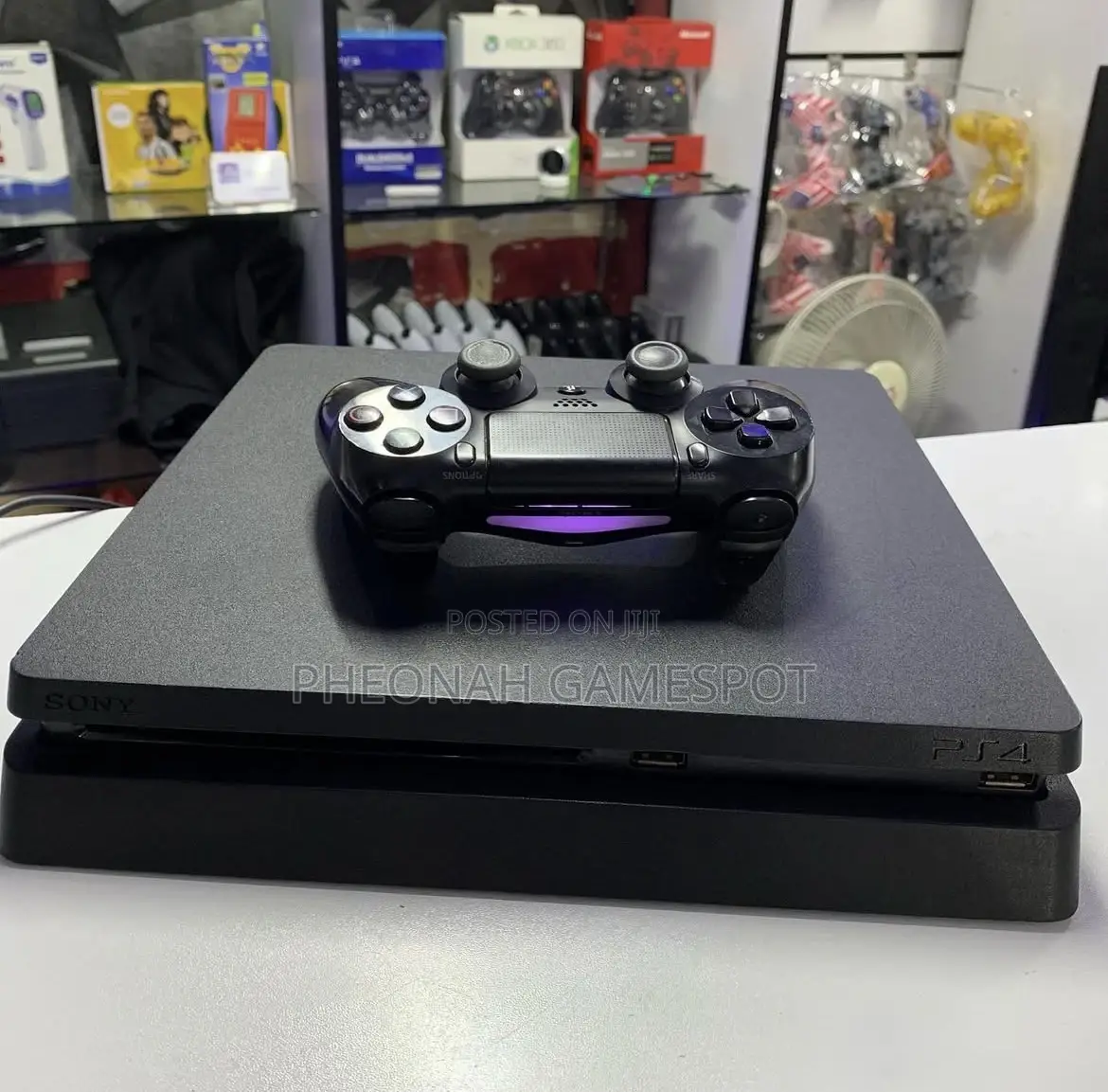 Playstation 4 Slim — 2 Pads, 19 Preloaded Games, Great Fun!