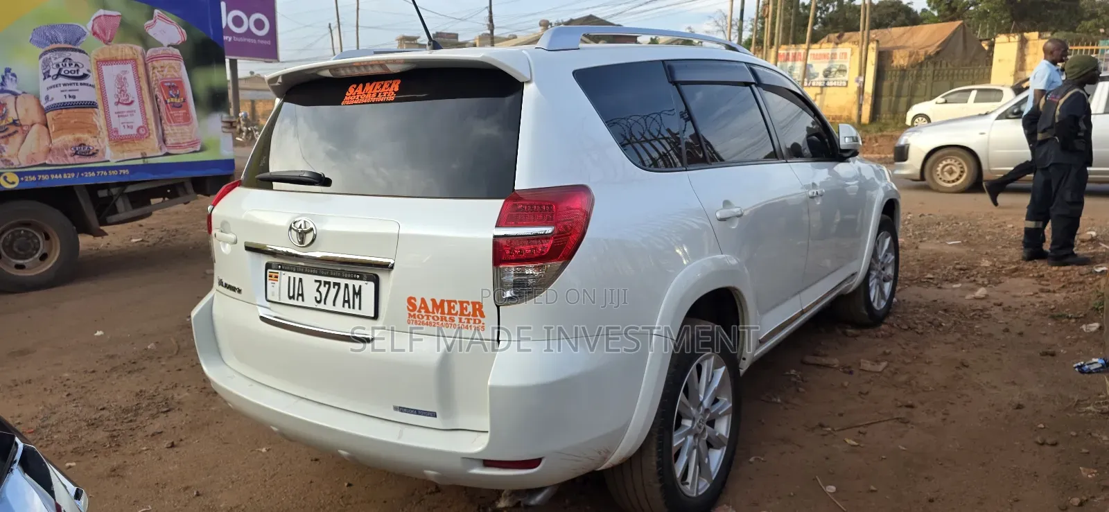 Toyota Vanguard 2011 White