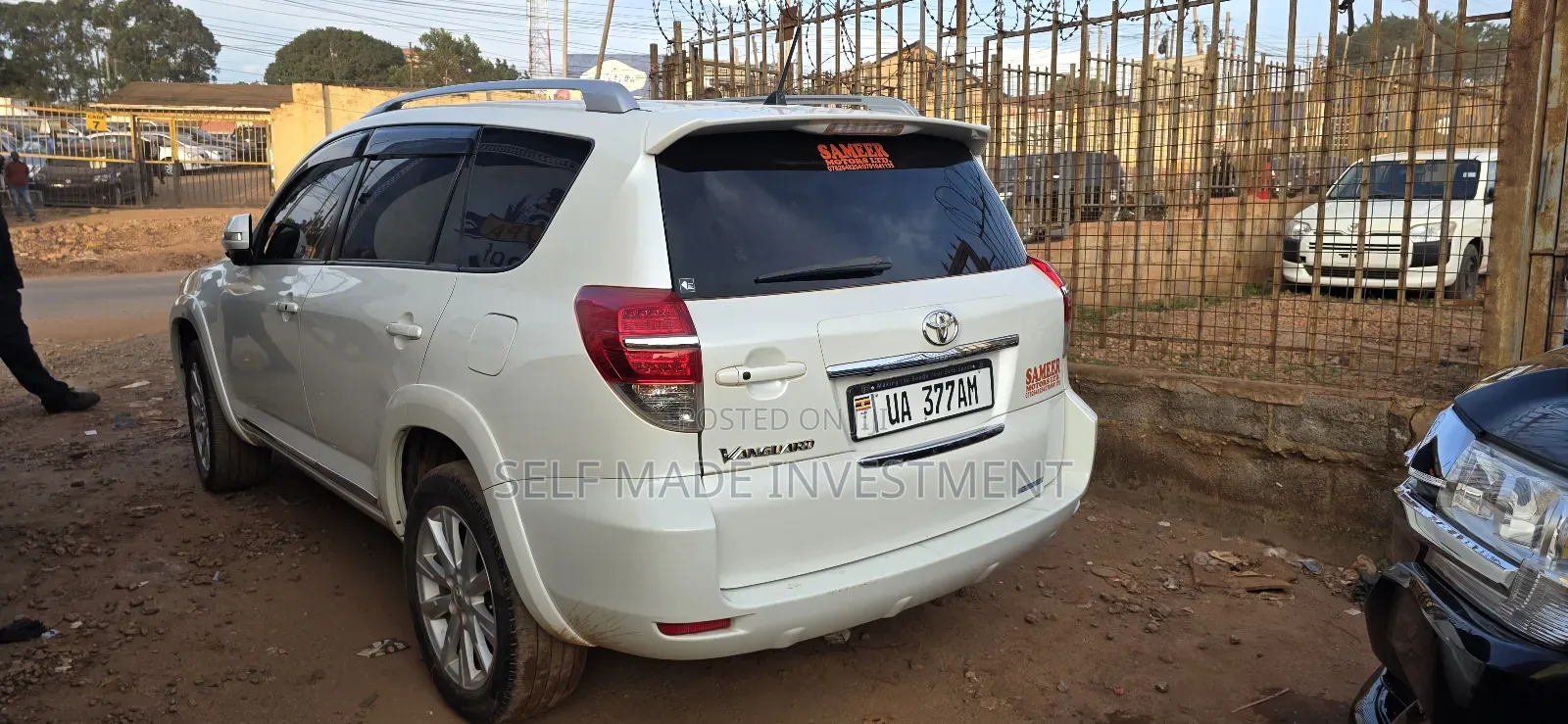 Toyota Vanguard 2011 White