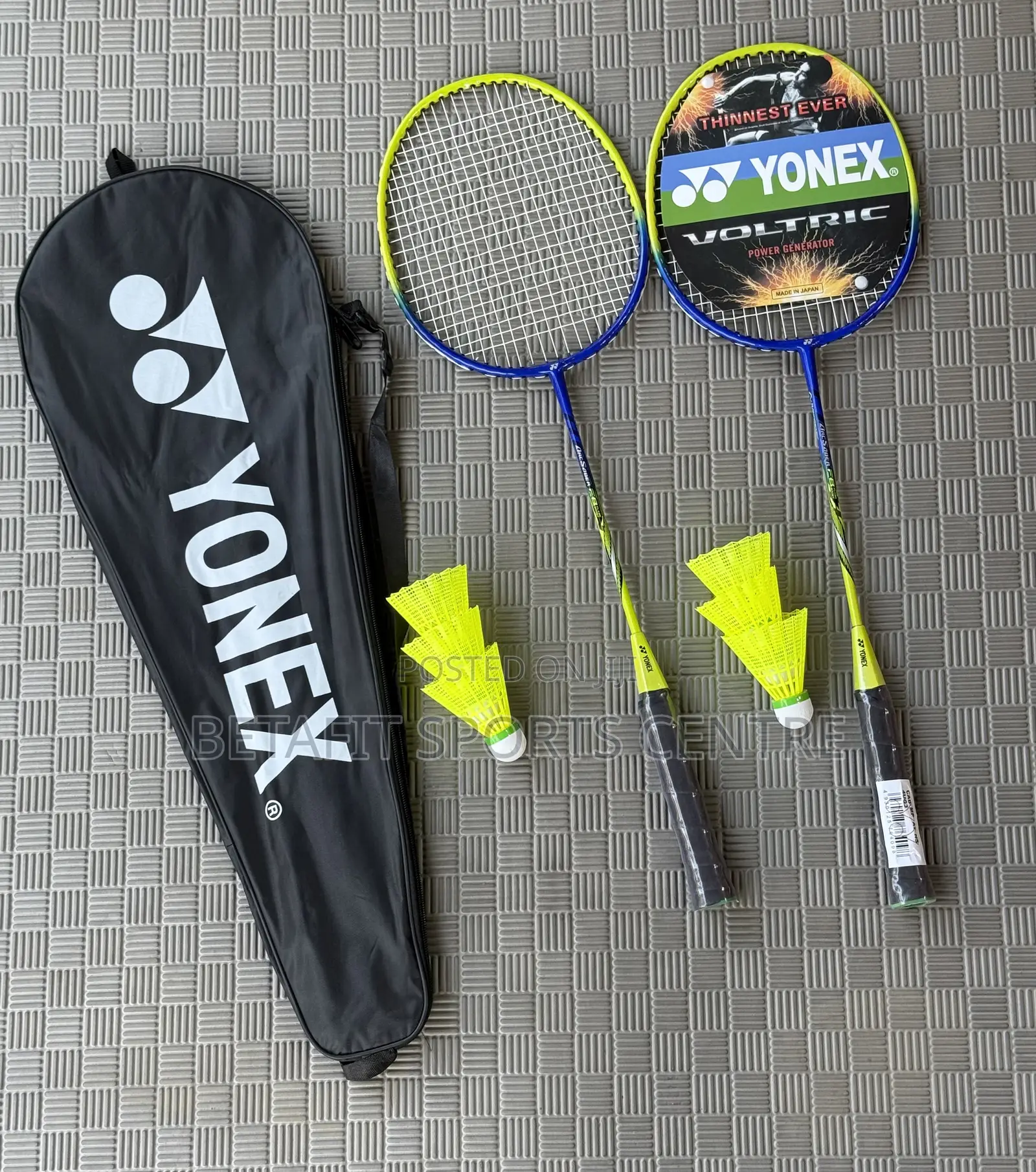 Badminton Racket Yonex With Shuttle Cork